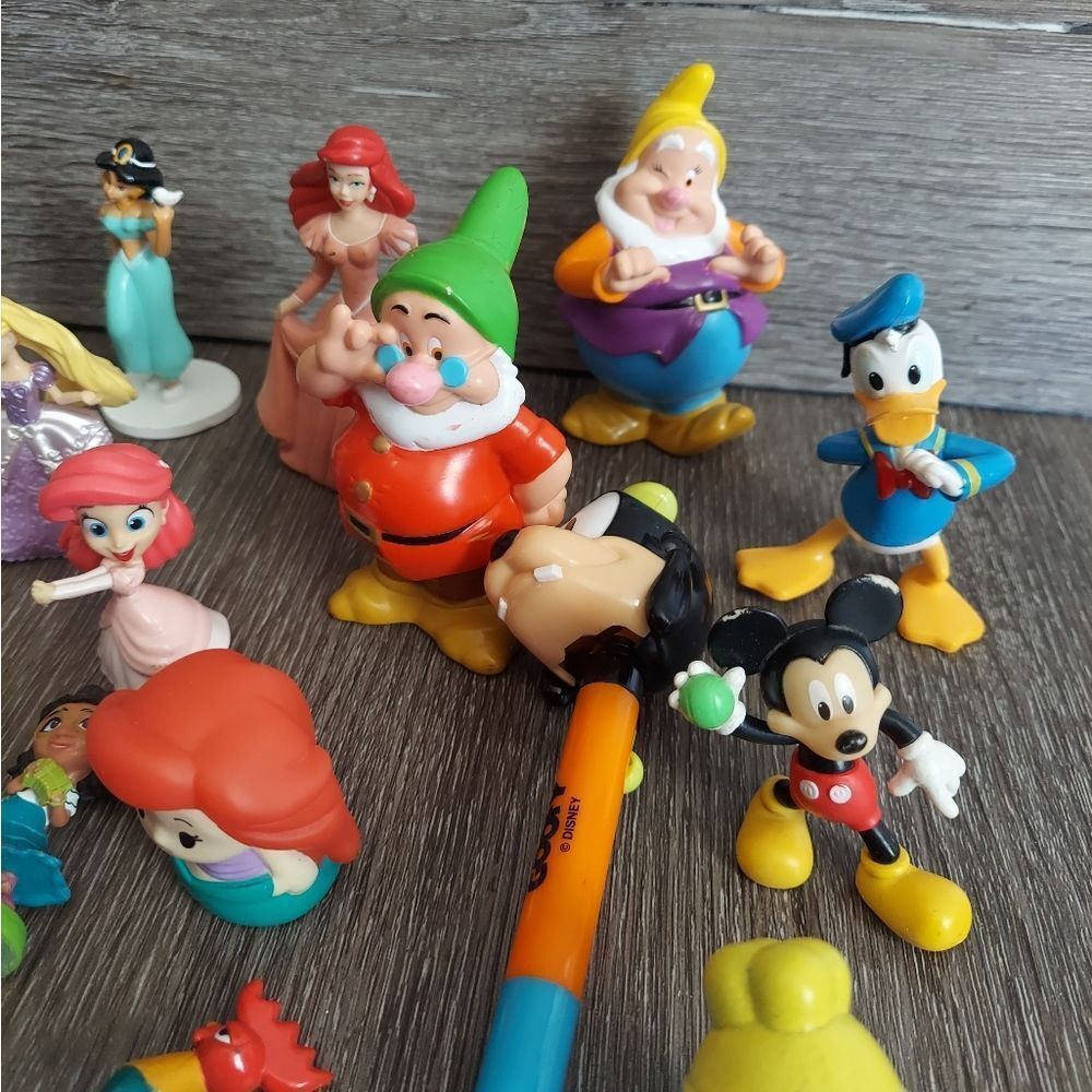 Disney Colorful Character Action Figure Collection - Picture 3 of 4